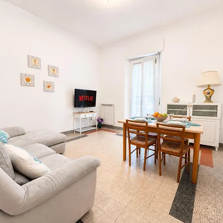 In Centro Sul Mare - 2 E Balcone - 5 Posti Letto Apartment *