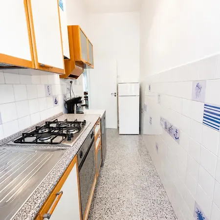 Apartment In Centro Sul Mare - 2 E Balcone - 5 Posti Letto Pescara